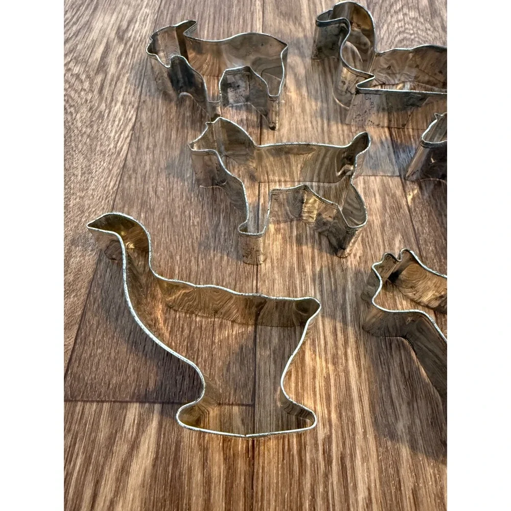 Vintage Barnyard Cooky Cutters 12 Piece Metal Farm Animal Set with Original Box